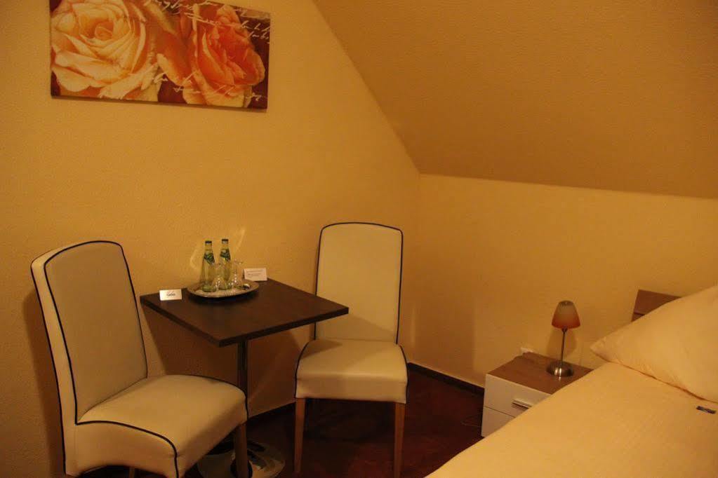 Hotel-Restaurant Holsteiner Hof Geesthacht Εξωτερικό φωτογραφία